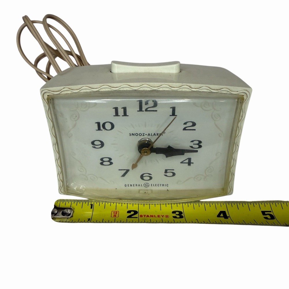 Vintage General Electric GE Snooz Alarm Clock Model  7315‎ USA Works Tested